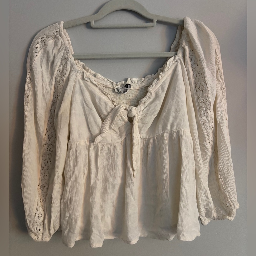 American Eagle Outfitters Cream Ruffled Tie Front Blouse
